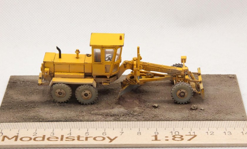 ДЗ-143 автогрейдер