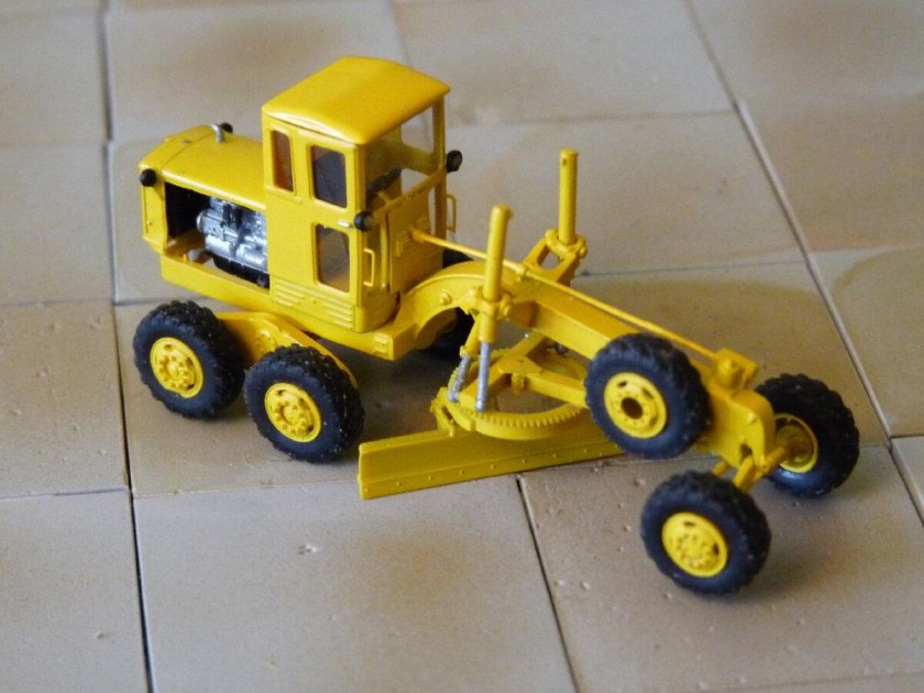 Автогрейдер д 598