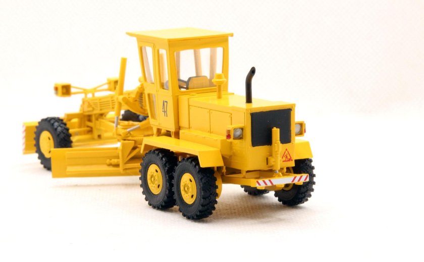 ДЗ-143 автогрейдер