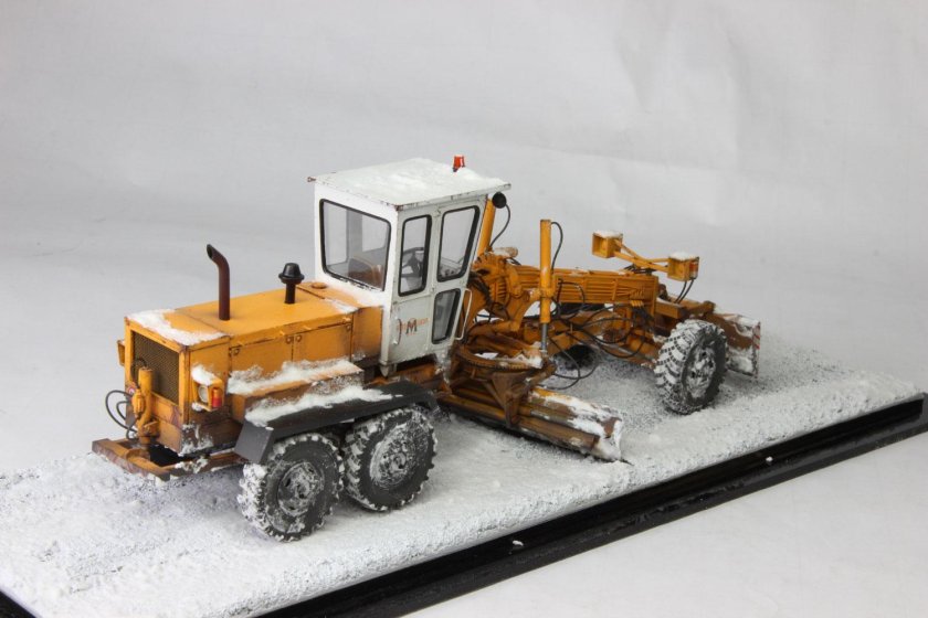 ДЗ-143 автогрейдер