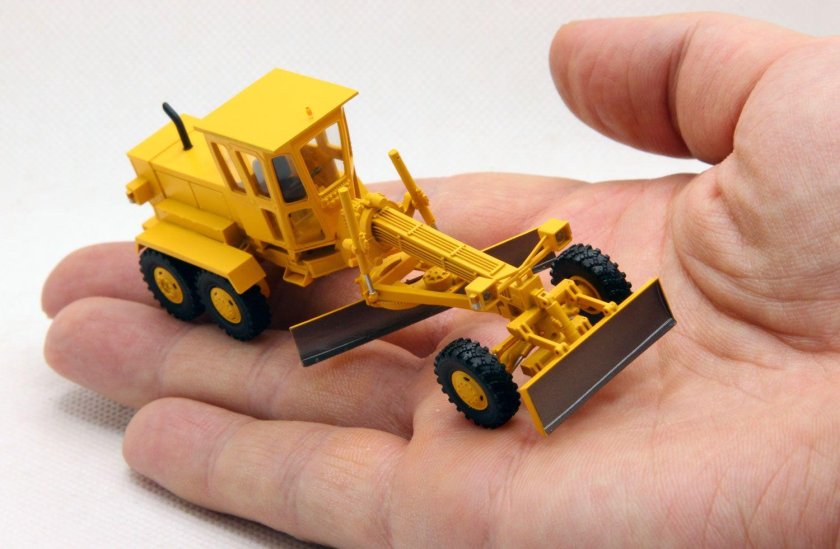 ДЗ-143 автогрейдер