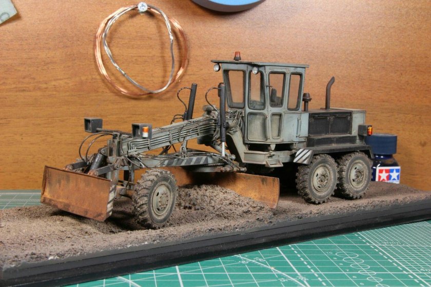 ДЗ-143 автогрейдер 1/43