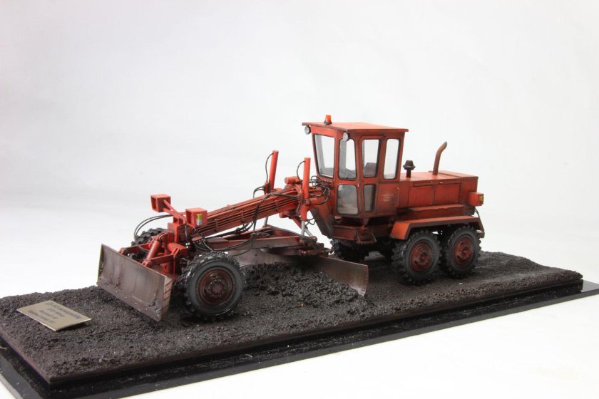 ДЗ-143 автогрейдер