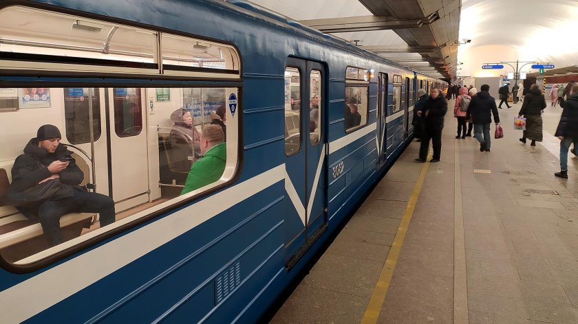 Поезд метро