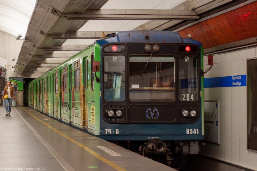 Вагон метро