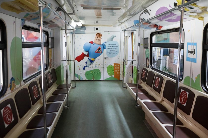 Тематический поезд метро безопасность детства