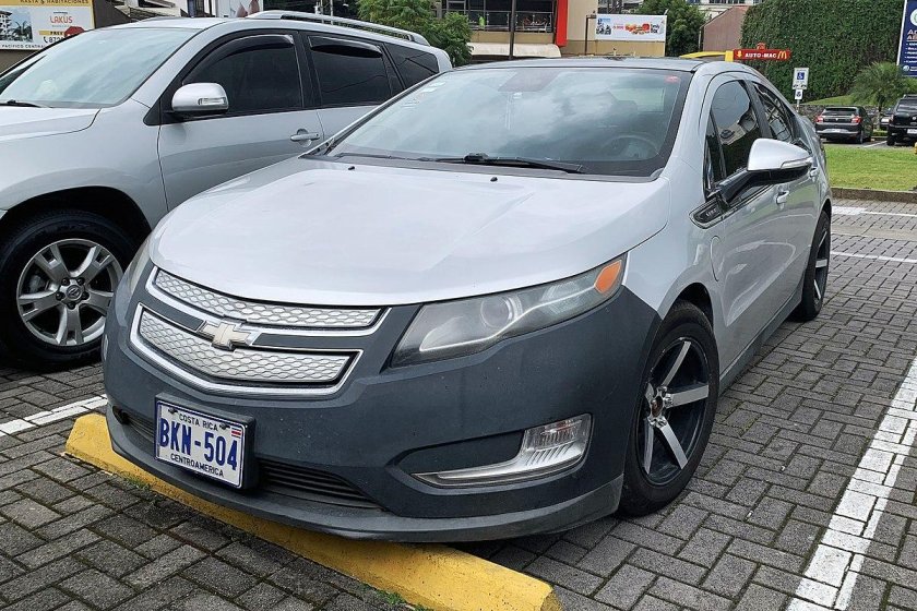 Chevrolet Volt 2 Grille