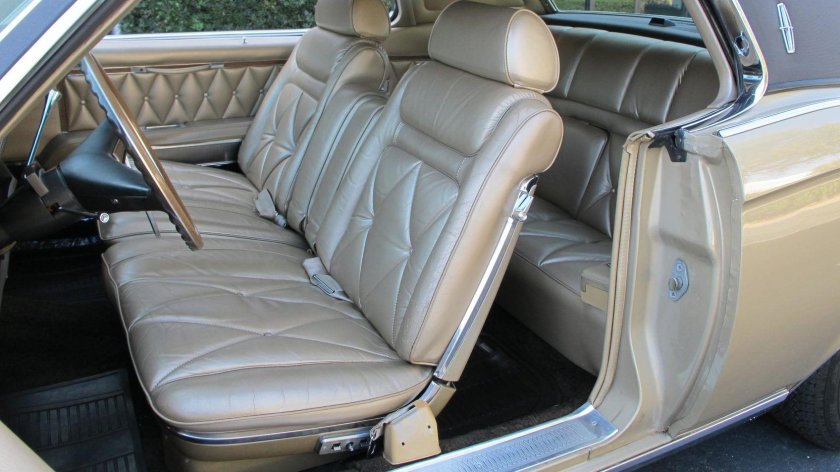 Линкольн Континенталь 1969 салон