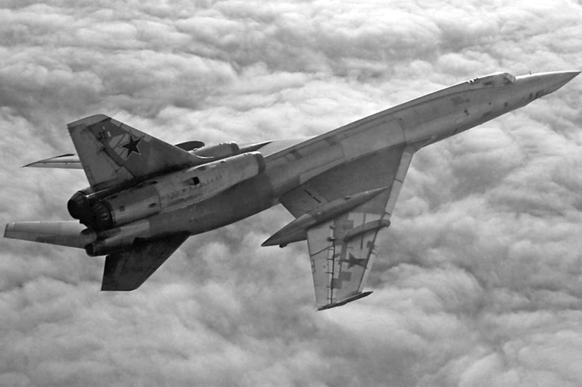 Ту-22 бомбардировщик