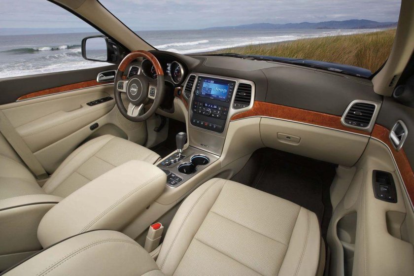Jeep Grand Cherokee 2011 салон