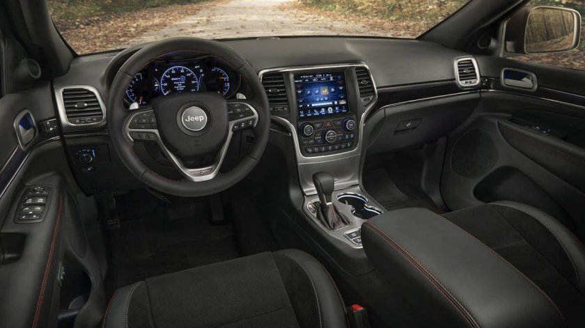 Jeep Grand Cherokee 2017 салон