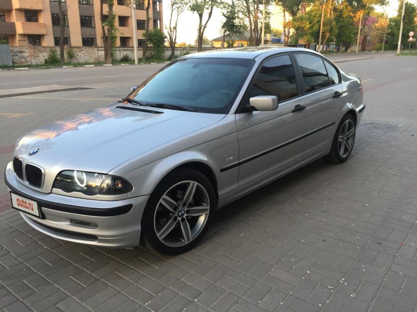 BMW 3 e46) 318i