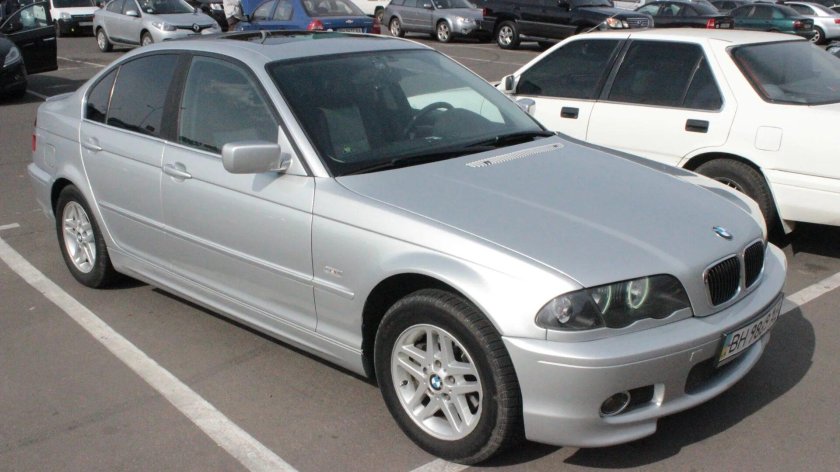 БМВ 3 2000г