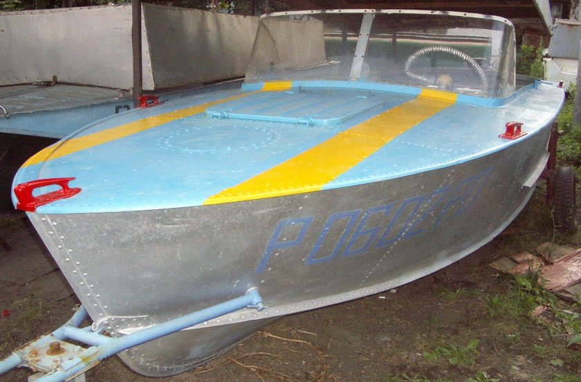 Моторная лодка Прогресс 2