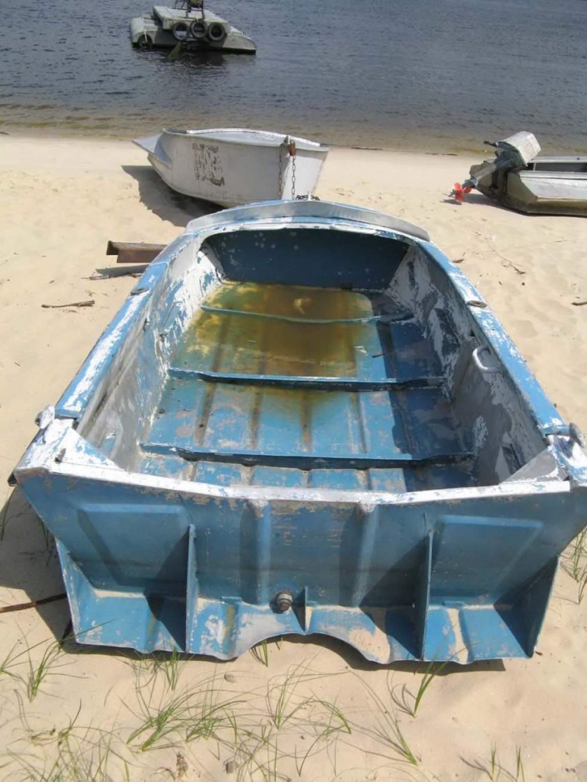 Лодка янтарь 2