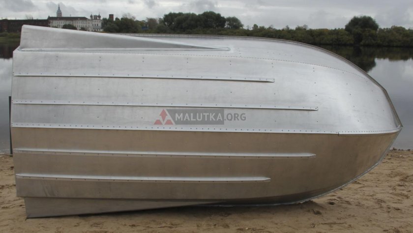 Лодка стеклопластиковая Малютка
