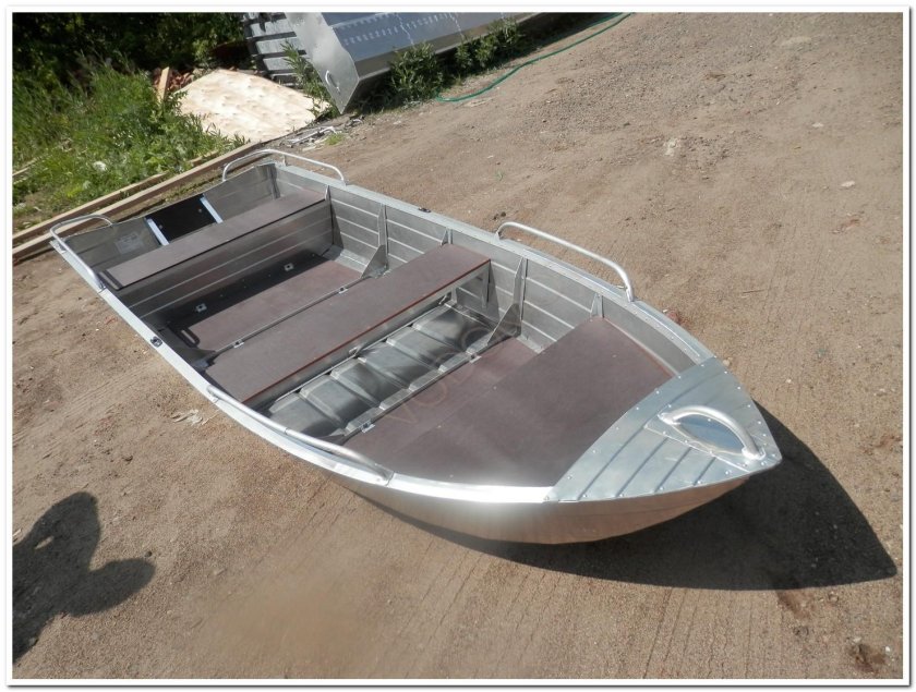 Алюминиевая лодка Вятка профи 32