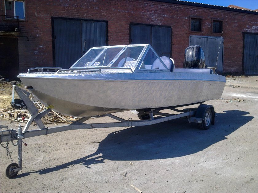 Лодка под мотор 30 л.с алюминиевая