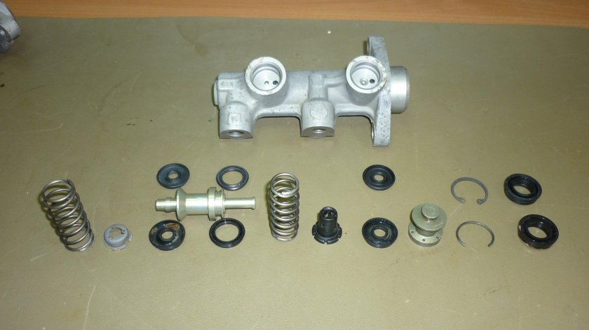 Главный тормозной цилиндр Опель кадет