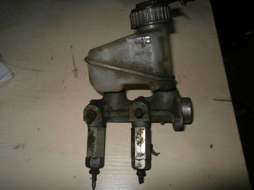 Главный тормозной цилиндр Опель Астра ф