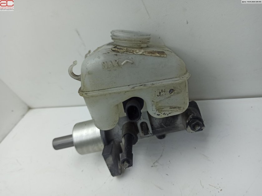Цилиндр тормозной главный