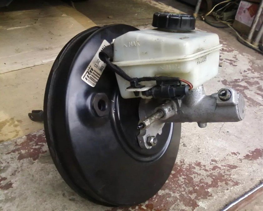 Вакуумный усилитель тормозов Opel Astra h