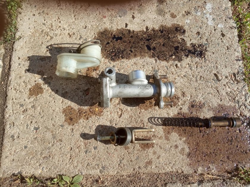 Главный тормозной цилиндр Opel Frontera a 2.0