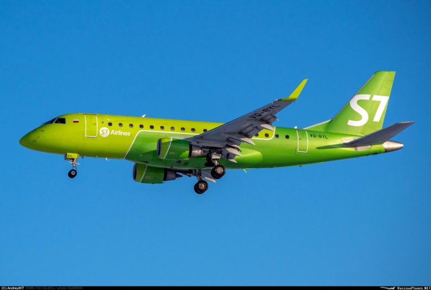 S7 Airlines Embraer 170