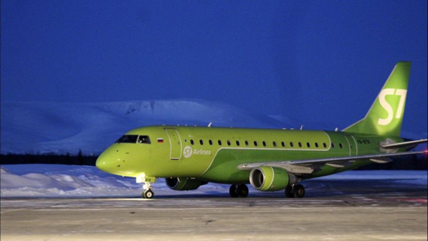 Самолет Embraer rj170