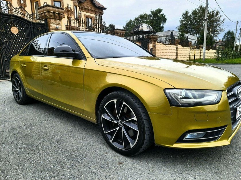 Золотая ауди а6