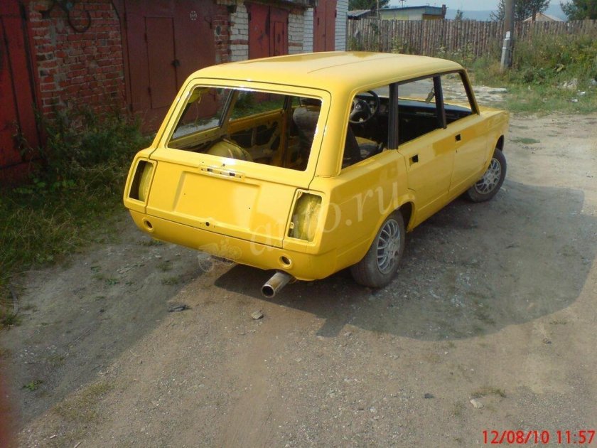 ВАЗ 2104 желтая