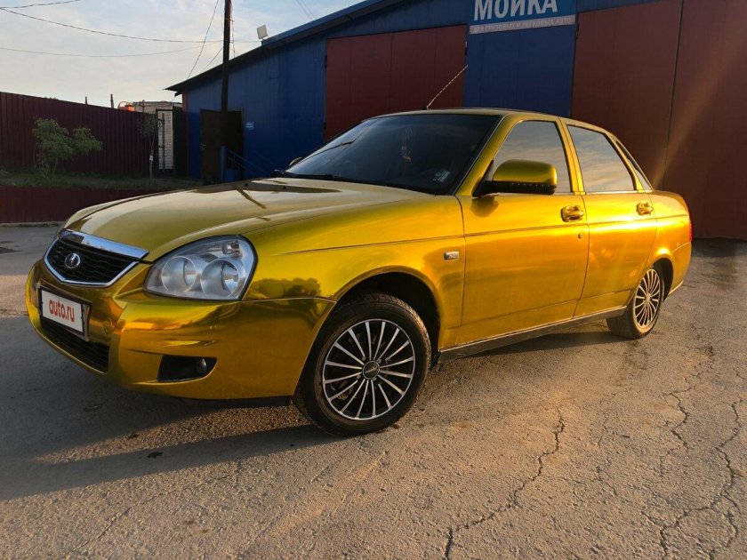 Lada Priora Золотая