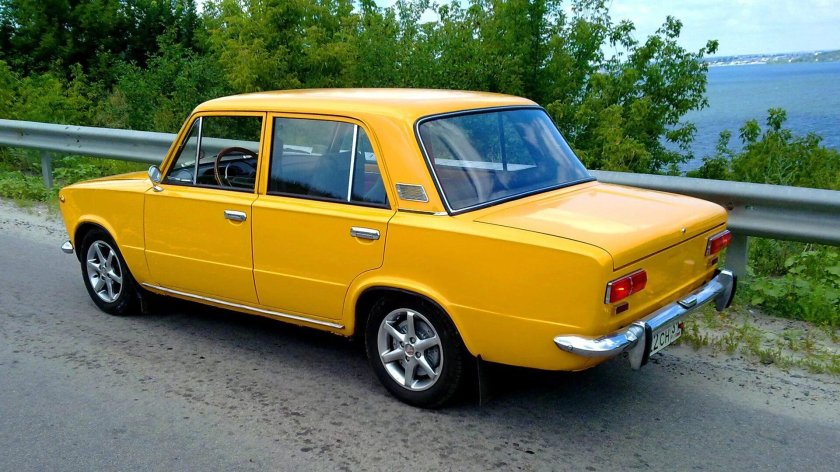 ВАЗ 2101 желтая
