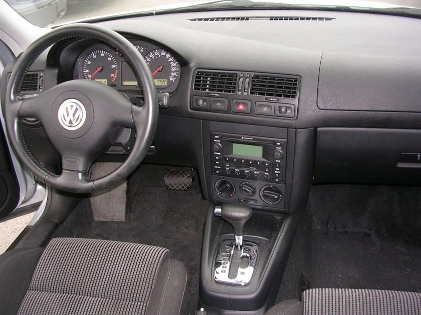 Volkswagen Bora 2002 салон
