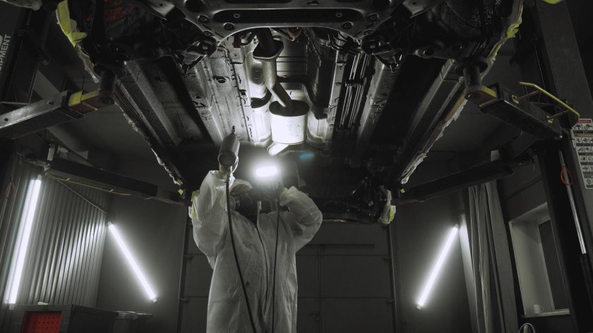 Обработка днища автомобиля от коррозии