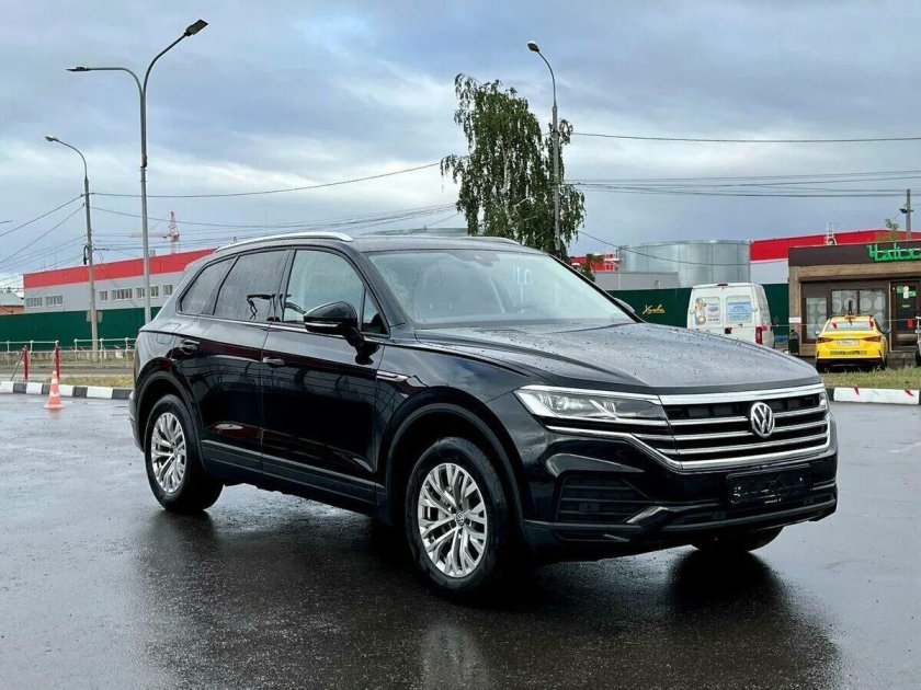 Фольксваген Туарег 2019 черный