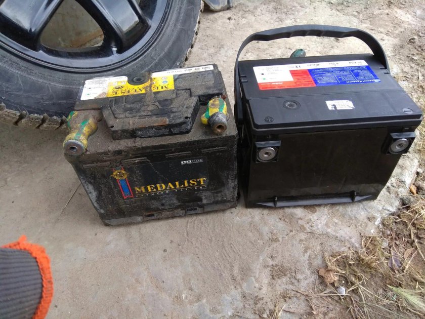 АКБ dodge Stratus