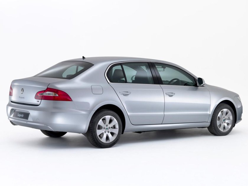 Шкода Суперб лифтбек