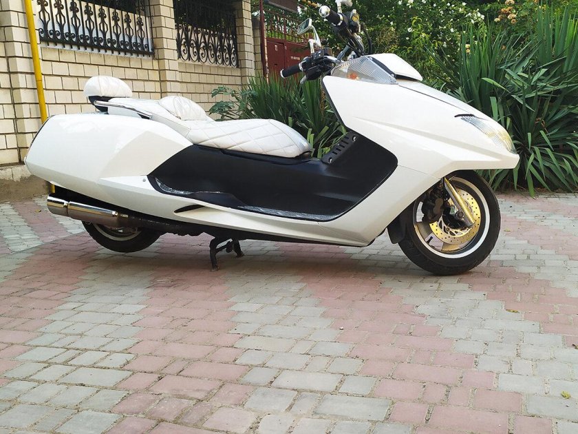 Максискутер yamaha maxam 250