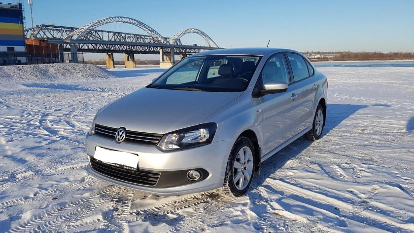 Фольксваген поло седан серебристый