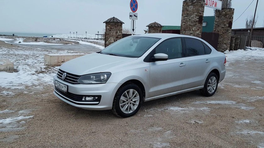 Фольксваген поло серебристый