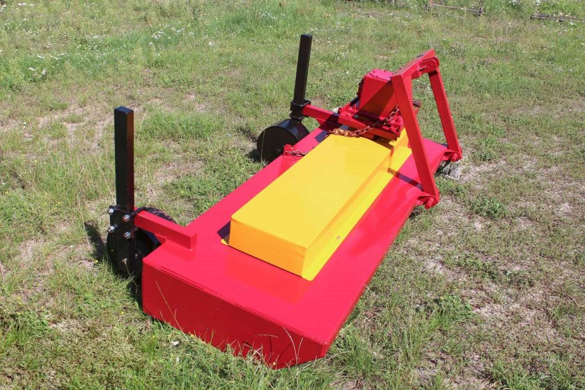 Косилка на МТЗ-320 С измельчителем