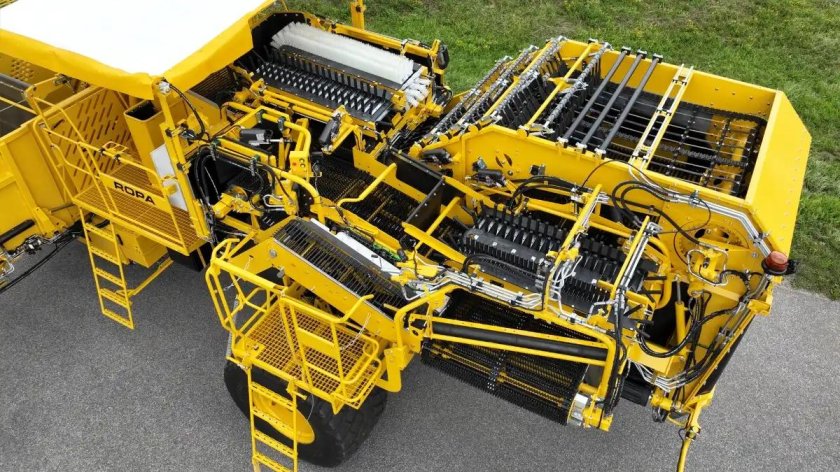 Картофелеуборочный комбайн