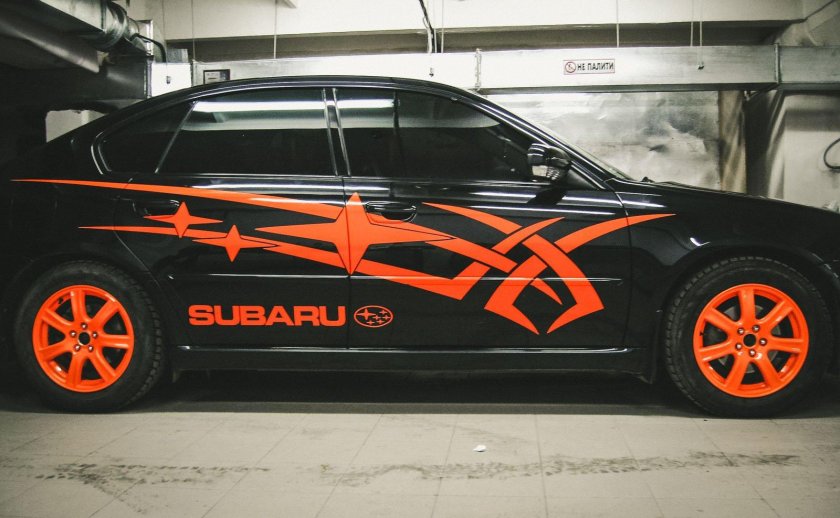 Наклейки на Субару Легаси