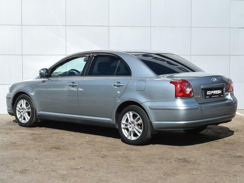 Авенсис лифтбек