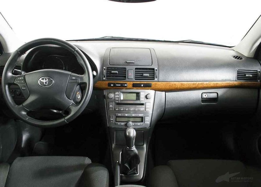 Toyota Avensis 2 поколение