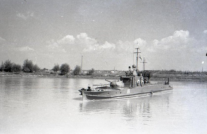Речной бронекатер проекта 1125