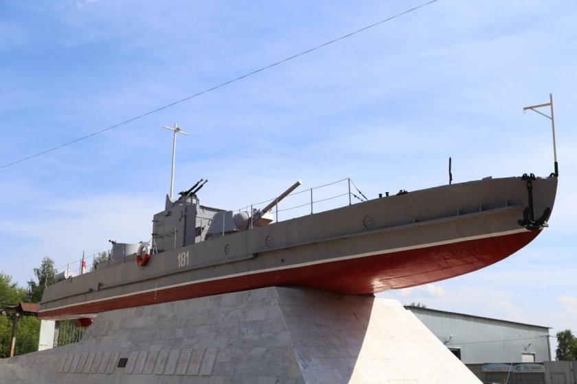 Памятник "бронекатер АК-454" Пермь