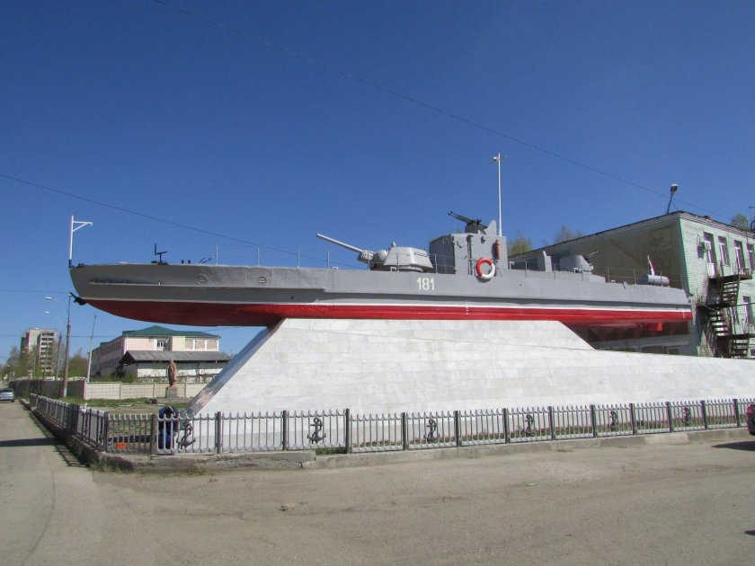Памятник "бронекатер АК-454" Пермь