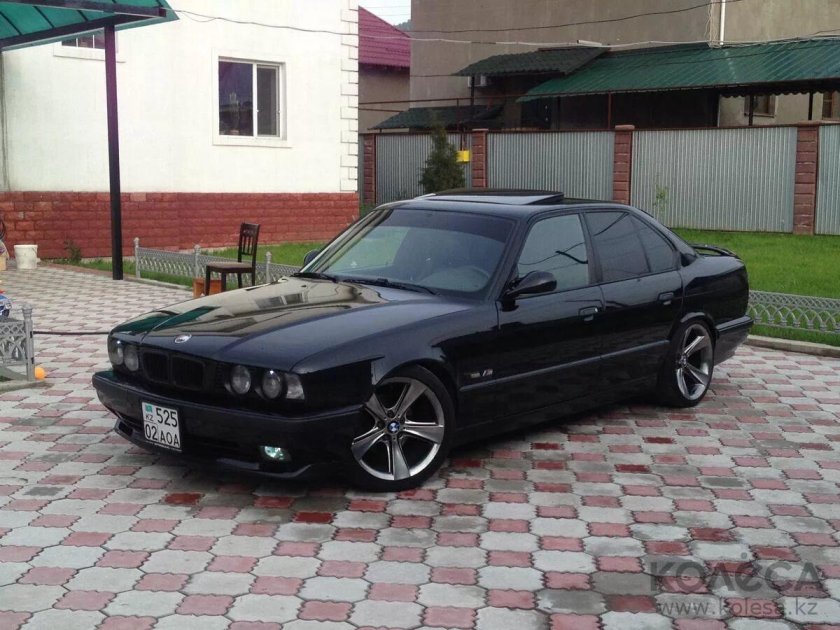 БМВ е34 525i
